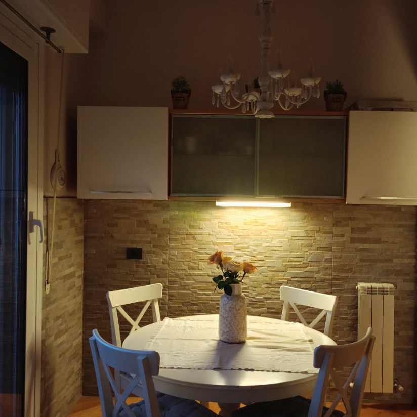 Interni casa moderna tinteggiati